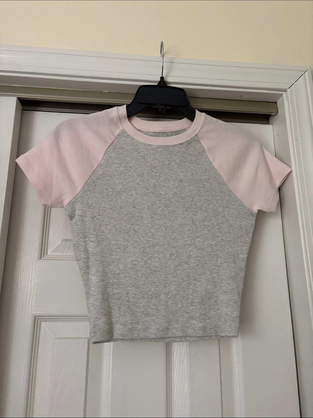 Hollister Women’s Short Sleeve Raglan Tee - Light Pink & Heather Gray